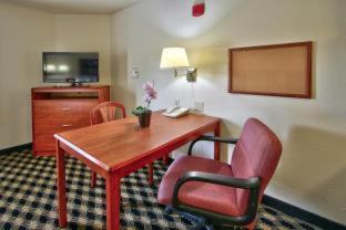 Mcm Elegante Suites (Adults Only) Colorado Springs Room photo